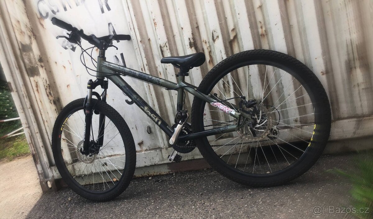 Dirt jumper bike 26