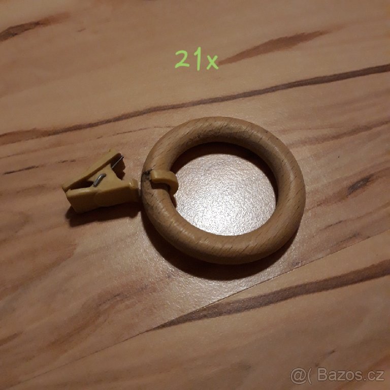 zaclonové kroužky světlé barvy