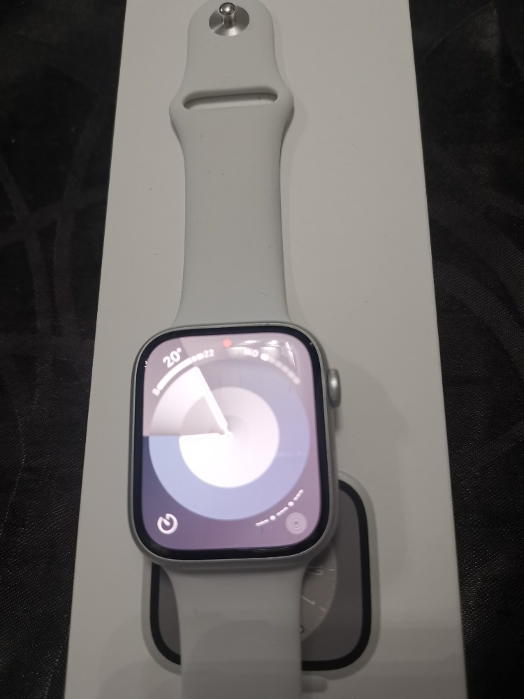 Apple Watch 8 45mm - Brno