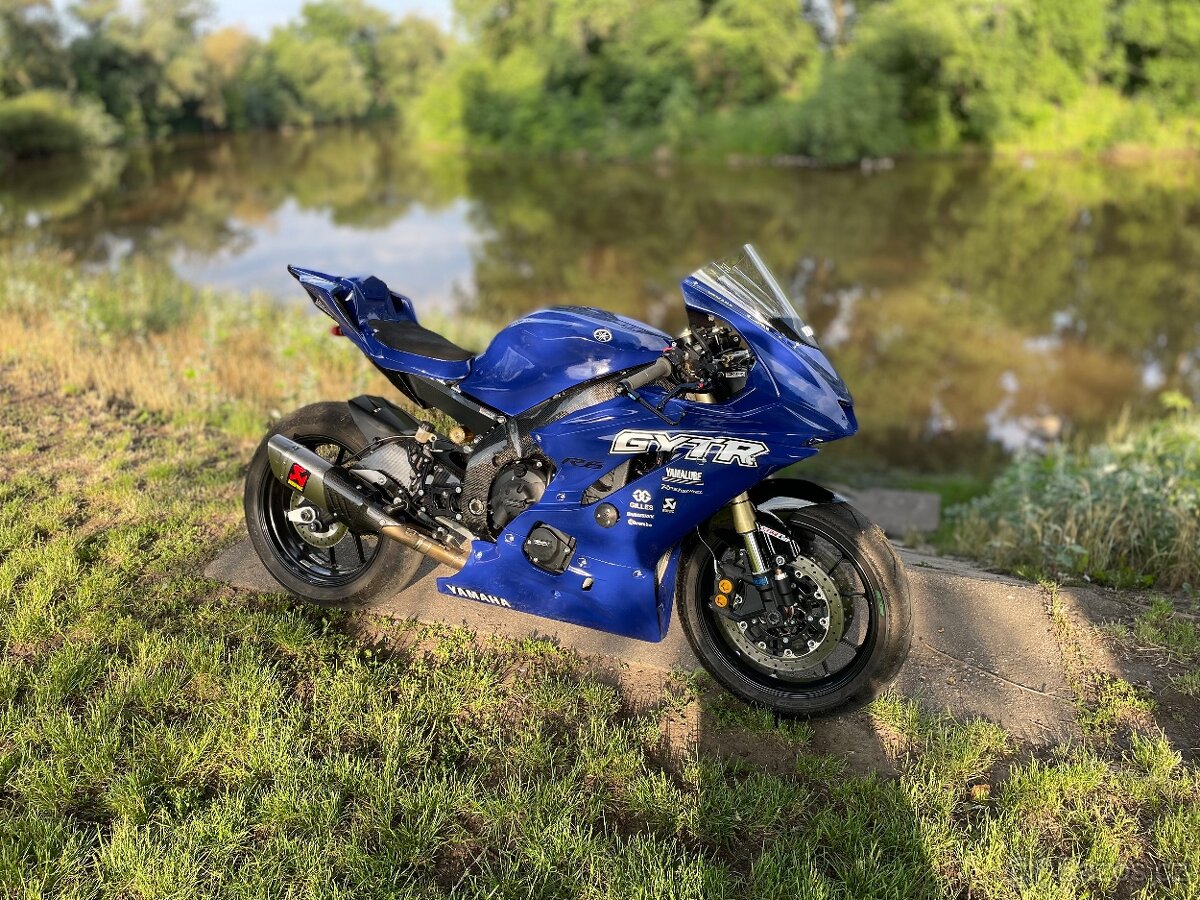Yamaha R6