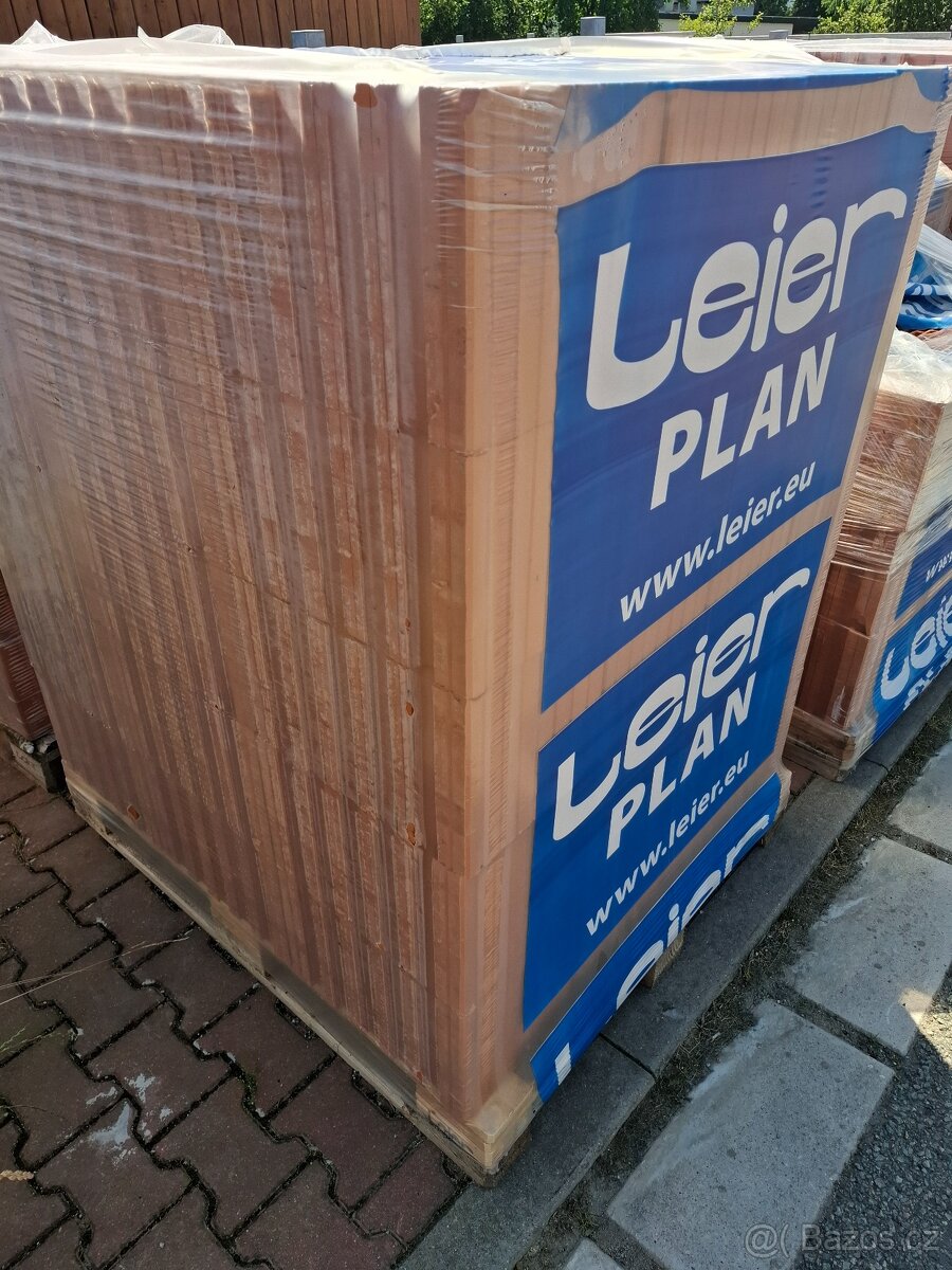 Cihla Leier LEIERPLAN 38, P10 25x38x24,9cm (60ks/paleta)