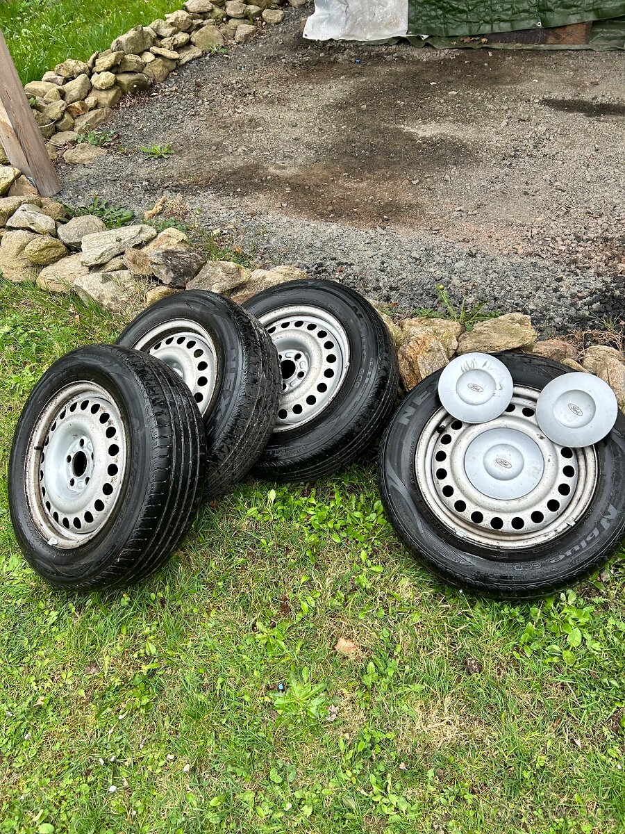 Kola na Ford