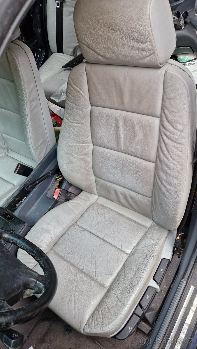 BMW E36 Touring kožené sedačky