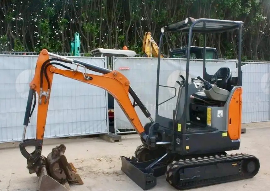 BAGR DOSAN DX 17 Z BOBCAT E 17