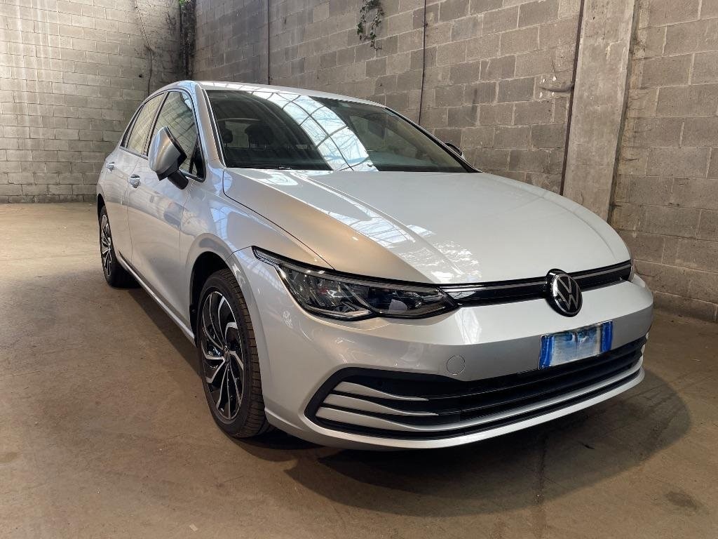 Volkswagen Golf 2.0 TDI Life - Nafta - Automatické - 115 hp