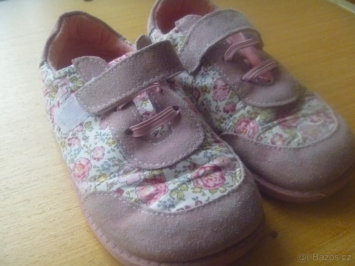 růžové barefoot tenisky s kytičkami zn. Tipsoe Toes vel. 30