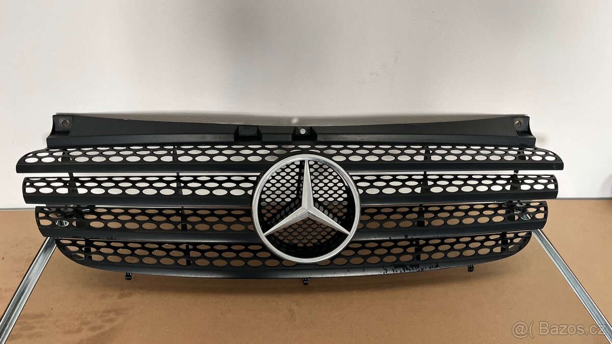 Mercedes Benz w639 přední maska