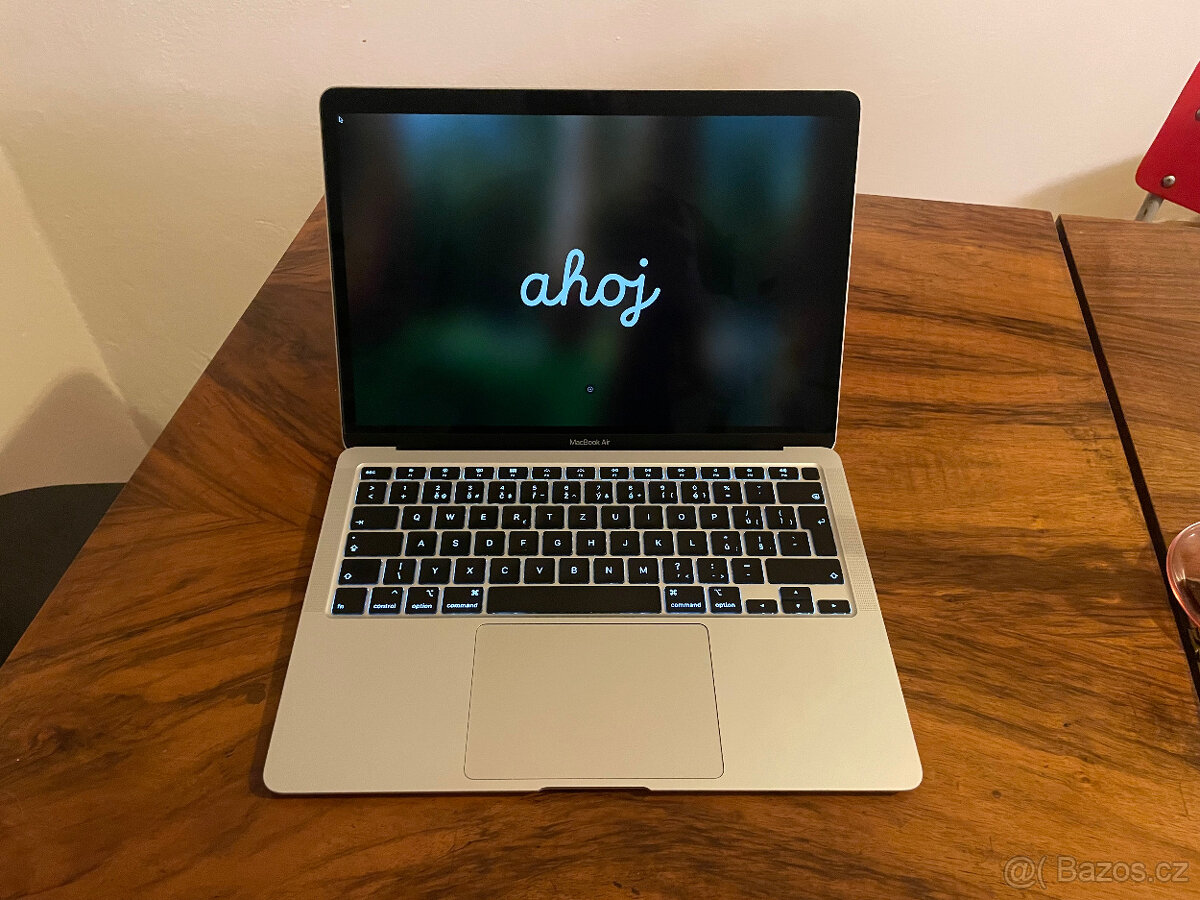 MacBook Air 13” (2020) – i3 / 16 GB RAM / 256 GB SSD