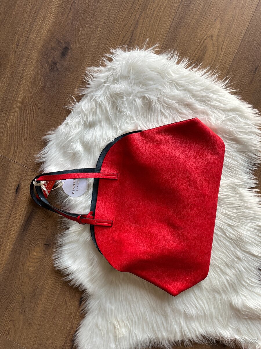 Červená kabelka - nová