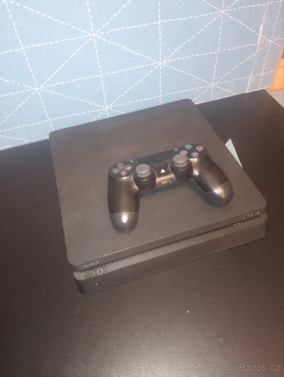 Prodám PS4 500Gb