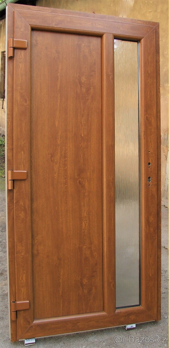 DVEŘE vchodové plastové GEALAN výrobaČR zlatý dub