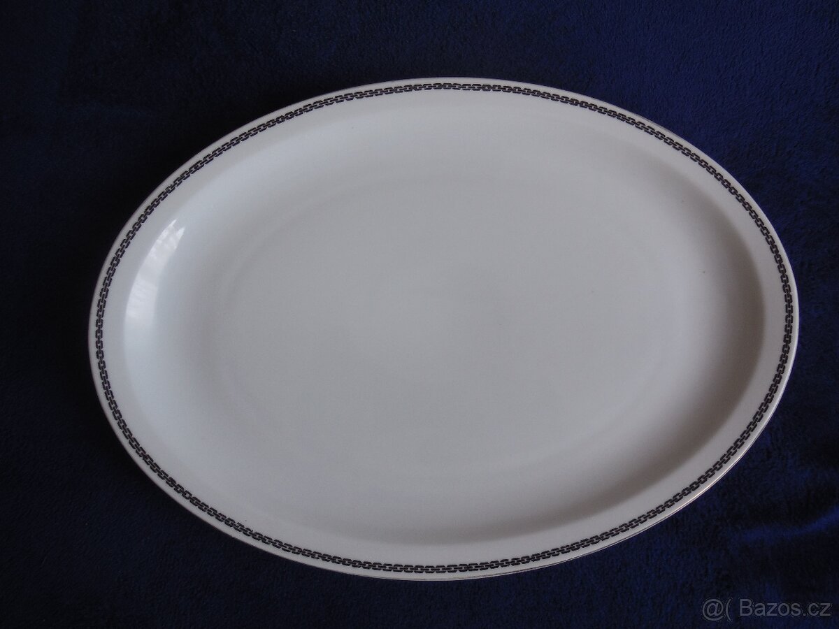 Starý talíř oválný 35 cm, značený.