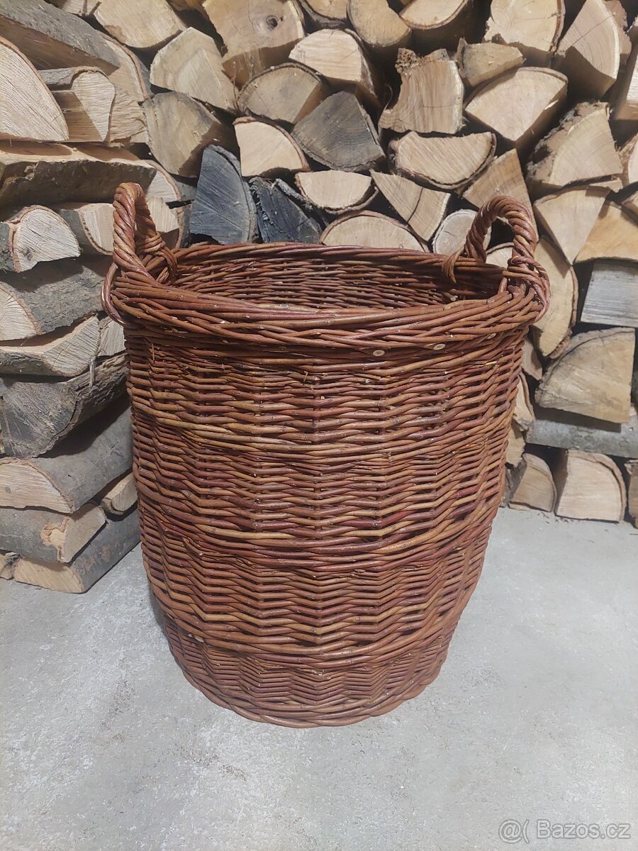 Proutěný koš uskladňovací