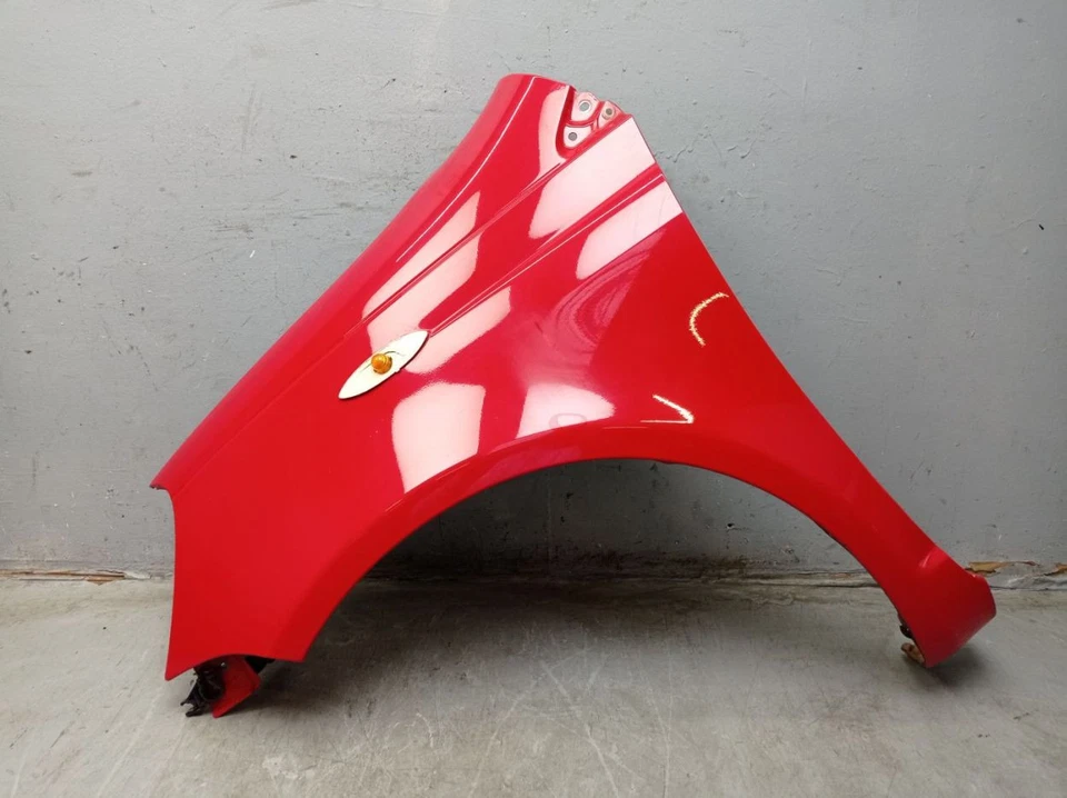 Sháním přední levý blatník - Toyota Yaris 2004 (P1)