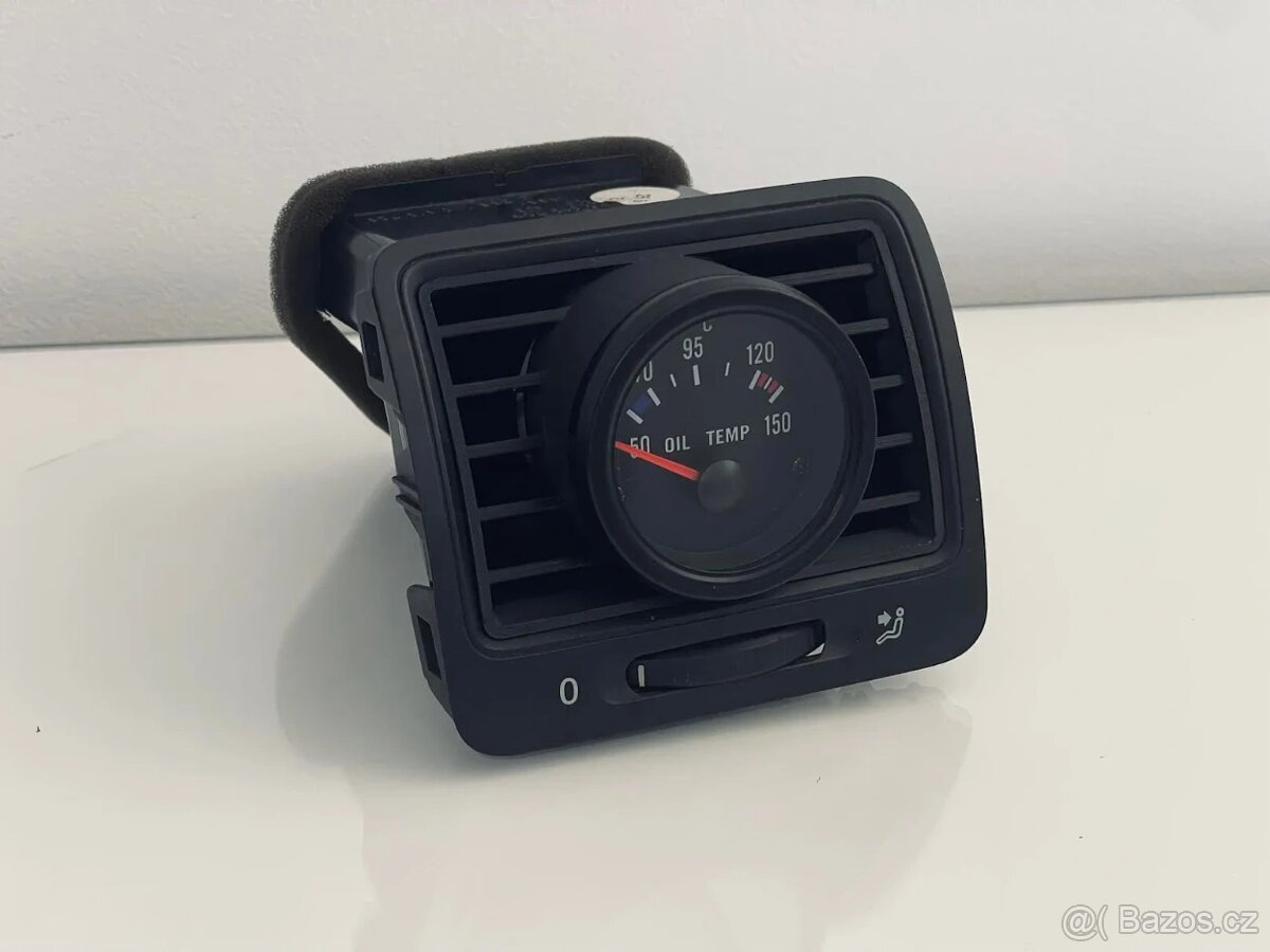 Volkswagen Golf 5 - Držák budíku