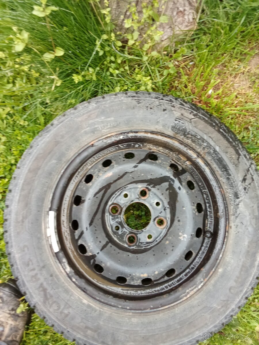 Prodám zánovní zimní pneu Fiat punto