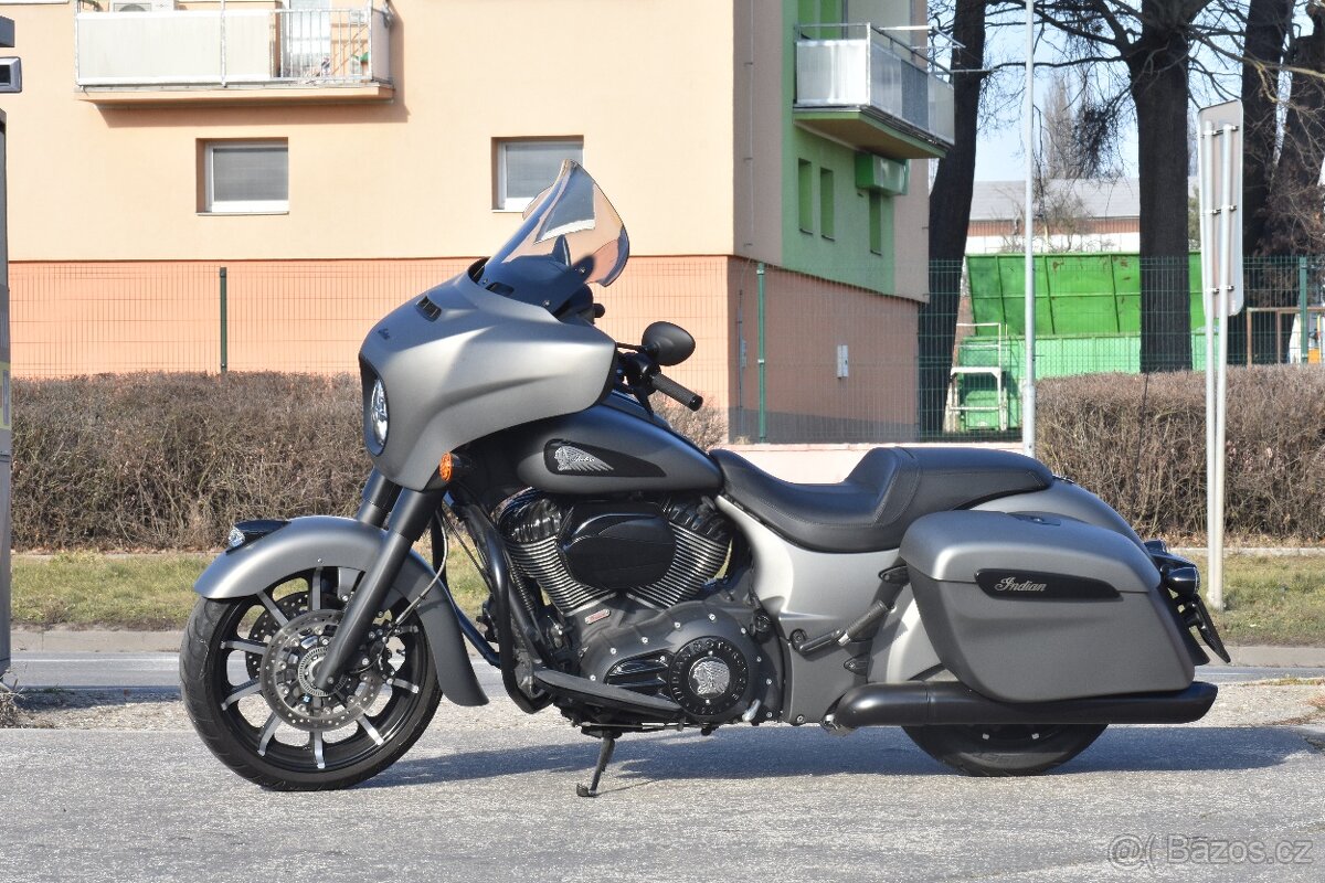 Indian Chieftain Dark Horse Titanium Smoke