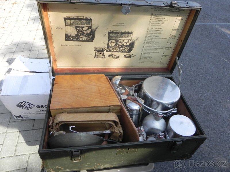 Polní jídelna-LA CANTINE POPOTE M-1952 POUR OFFICIERS