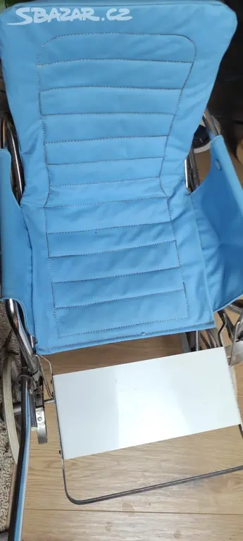Kočárek pro panenku