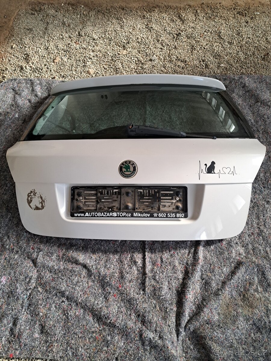 Škoda Fabia II hatchback páté dveře 1026 bílá