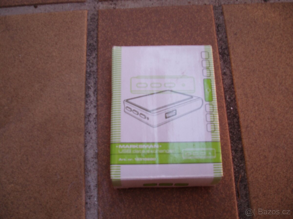 USB data exchanger.