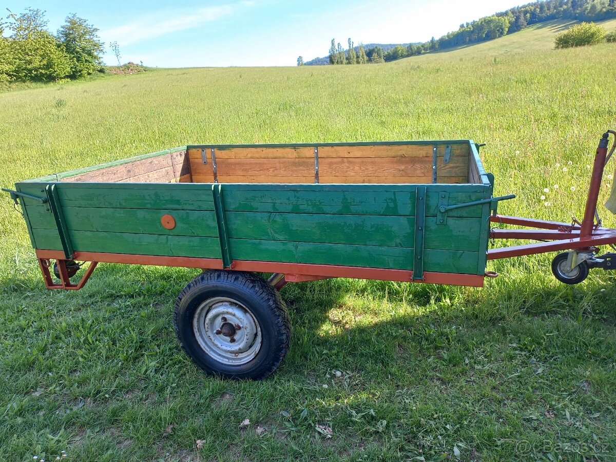 Přívěs za traktor