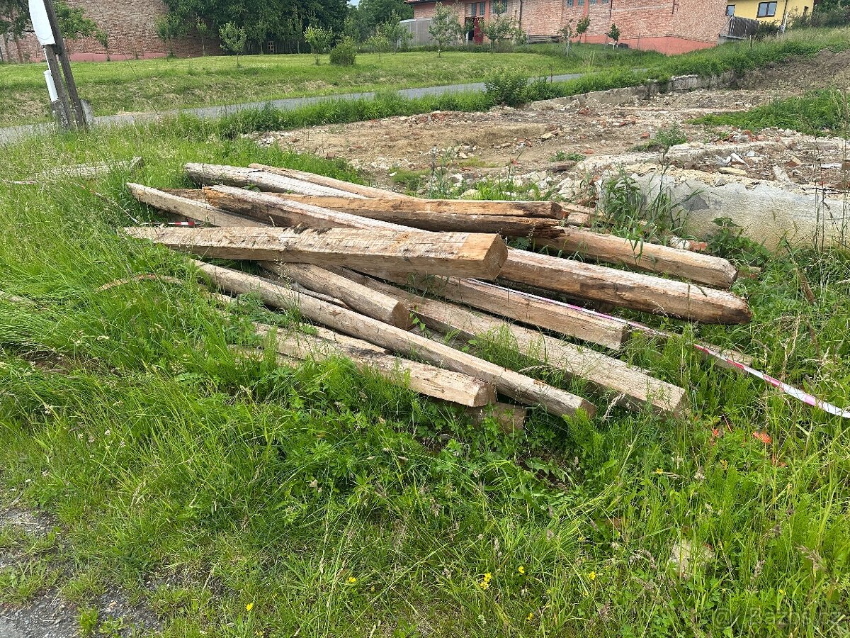 Dřevěné trámy