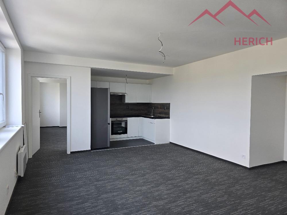Pronájem bytu 3+kk, rekonstrukce, 103 m2, Žižkovo náměstí -