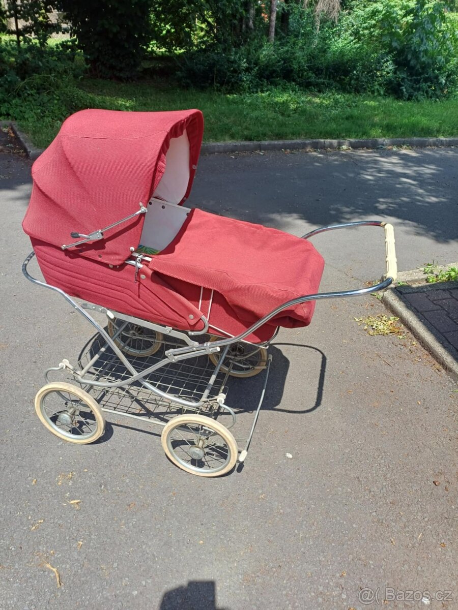 retro kočárek