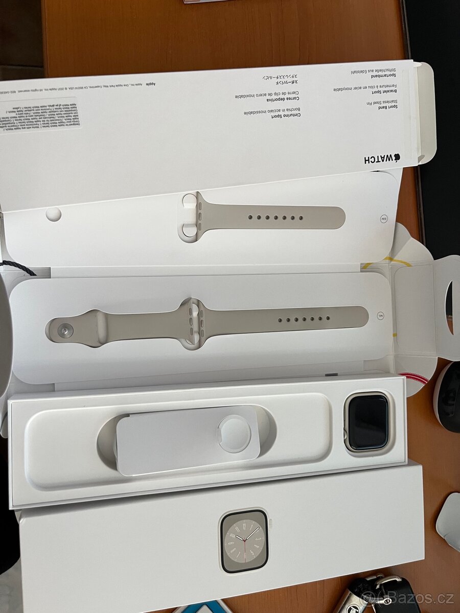 Apple Watch 8 Cellular 45mm záruka O2 jako nové