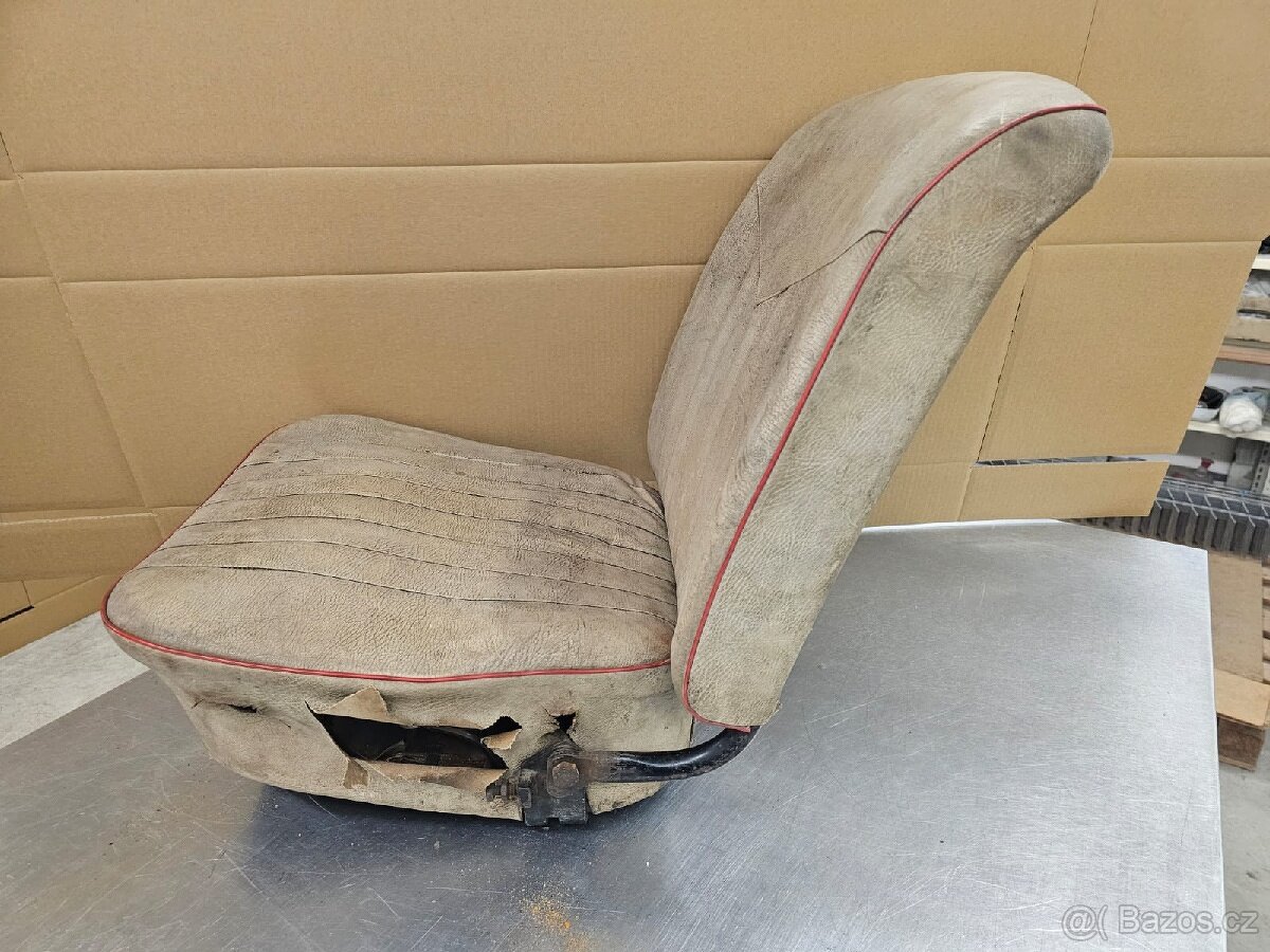 Koupím sedačku Škoda Felícia cabrio r.v. 1961