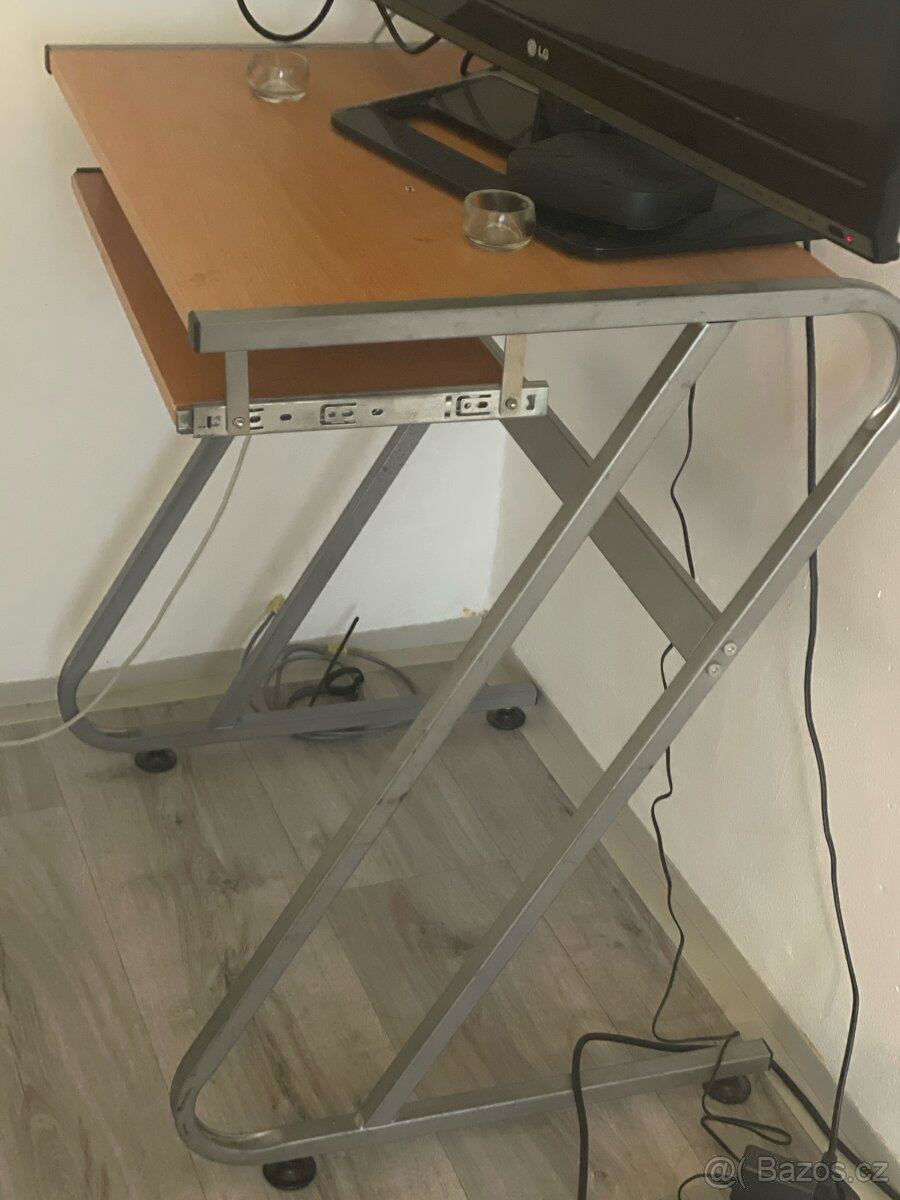 Stolík