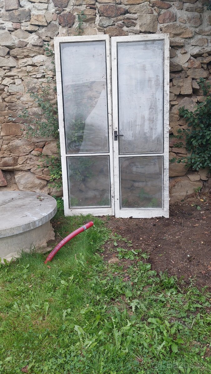 Prodám balkonové dveře dřevěné použité