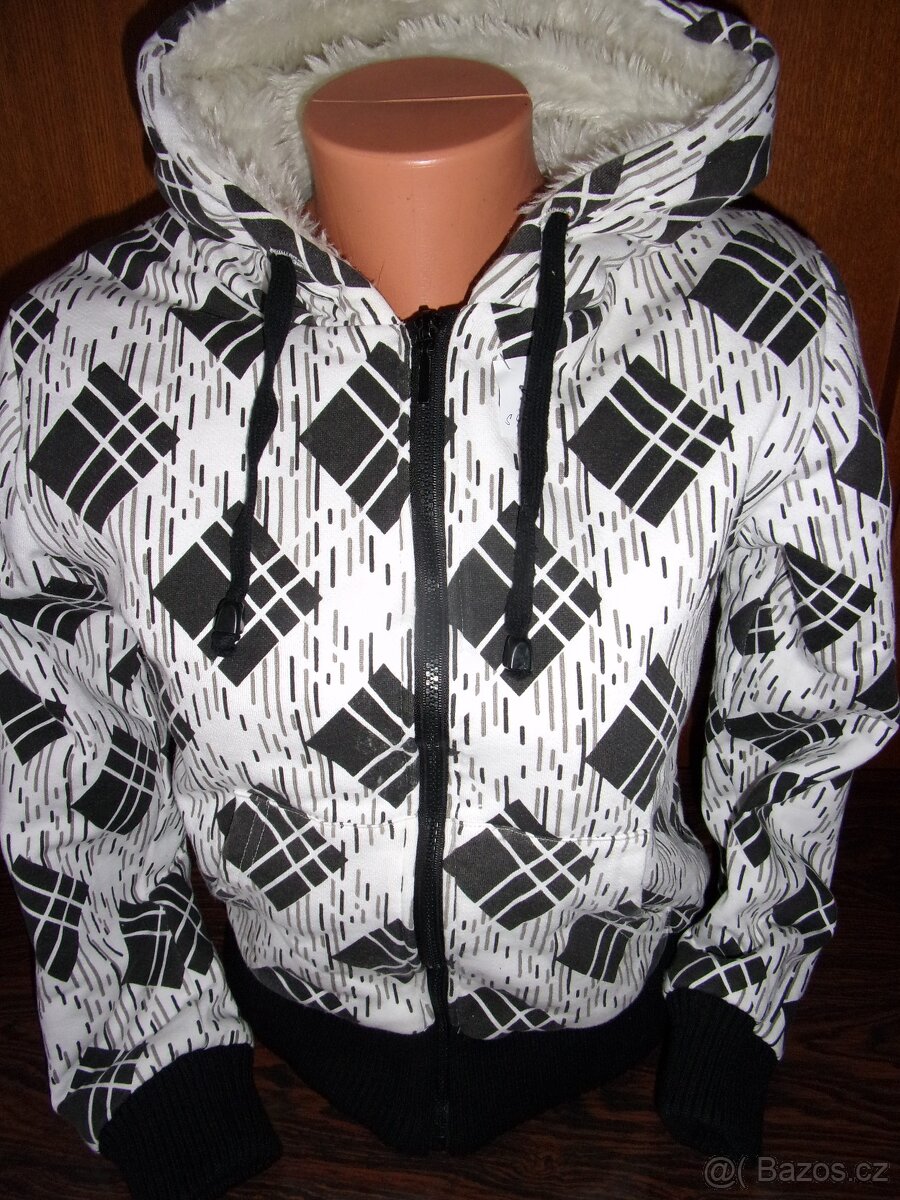 Jarní/podzimní bunda s kapucí, zateplená, zn.WOOW,