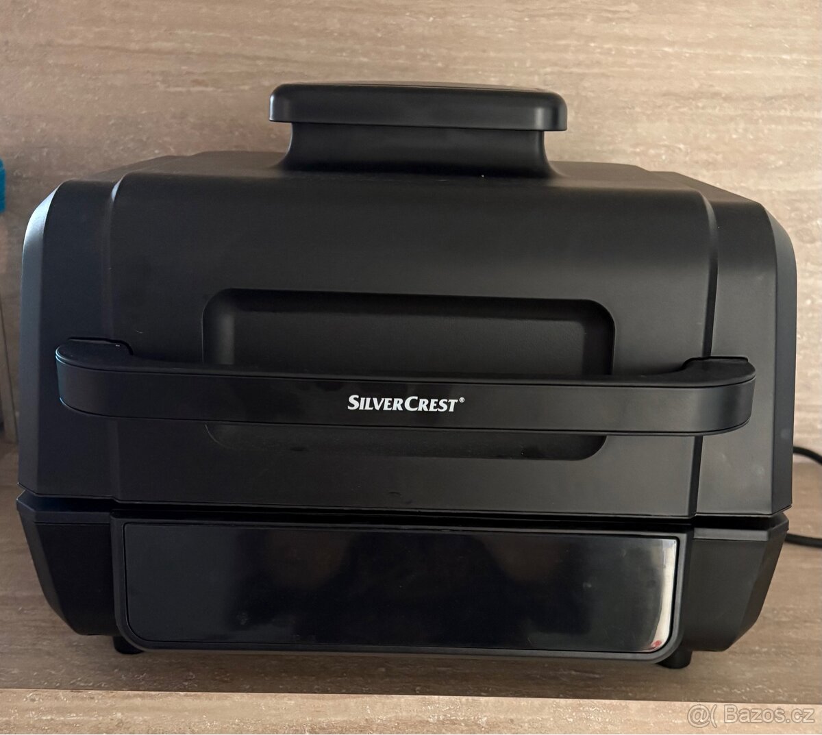 Horkovzdušná fritéza s funkcí grilu