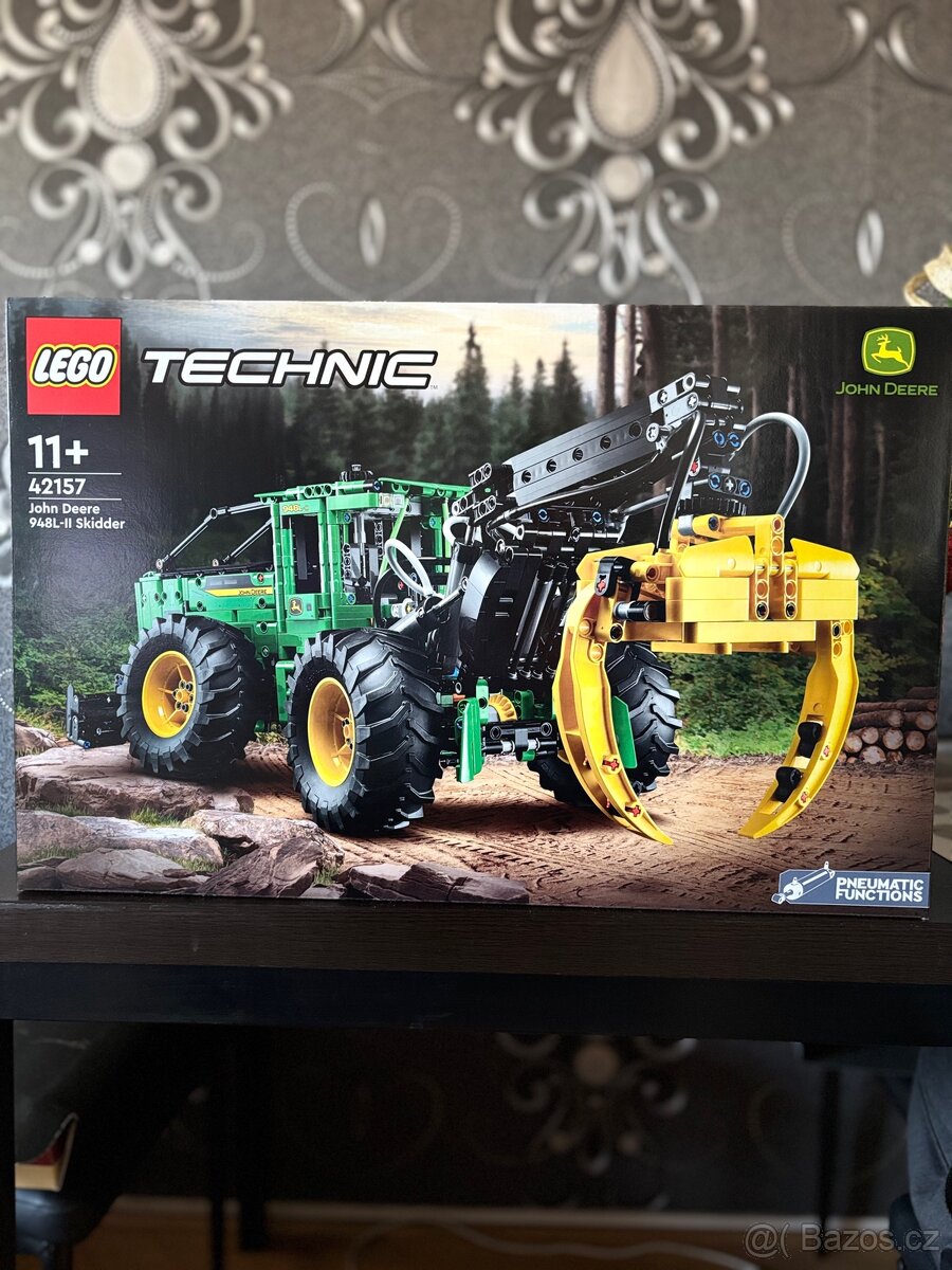 Lego Technic 42157 Lesní traktor John Deere 948L-ll