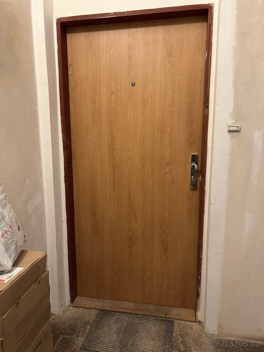 vchodové dveře do bytu 90 cm
