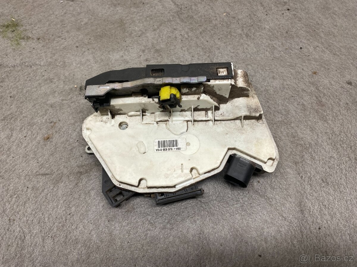 SEAT IBIZA 6J 2008-2017 - PRAVÝ ZADNÍ ZÁMEK 6J0 839 016 A