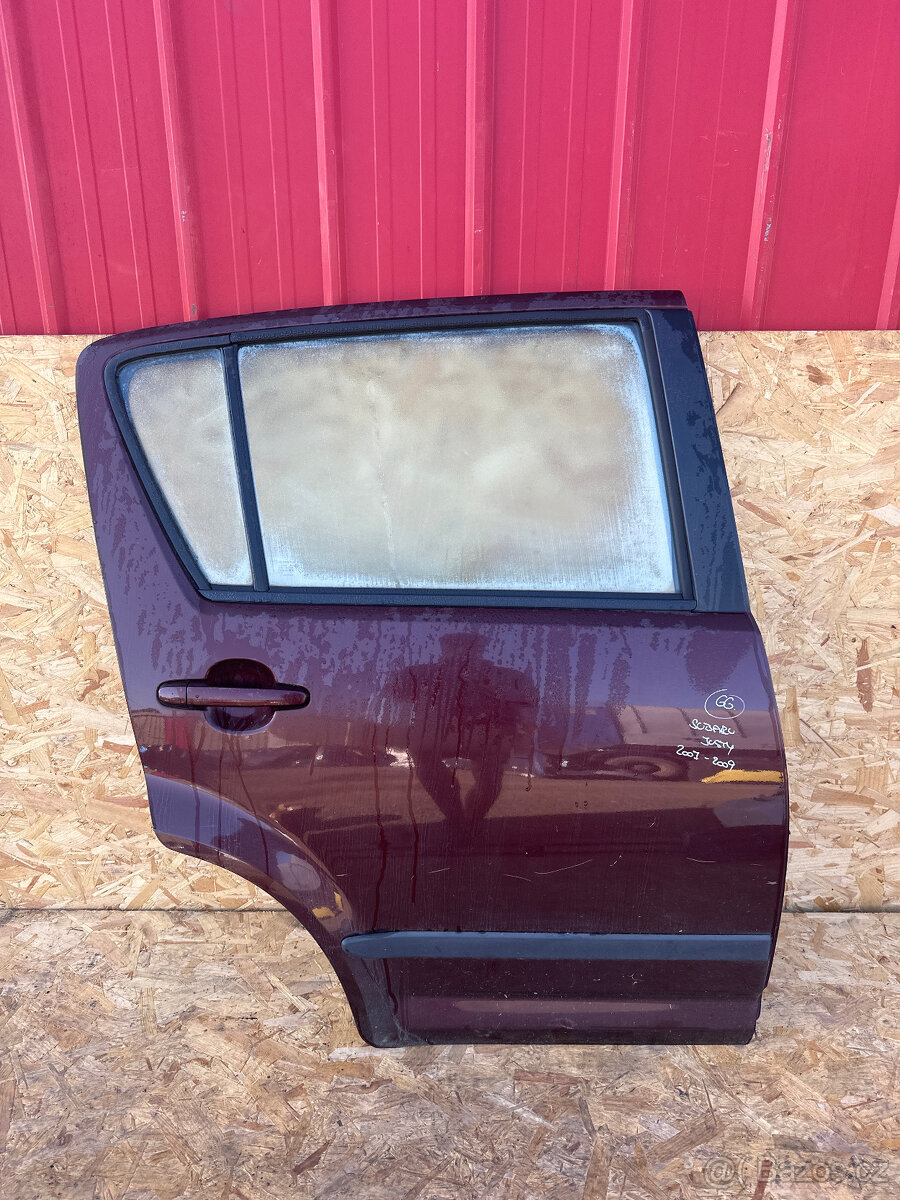 66.PRAVÉ ZEDNÍ DVEŘE subaru justy 2007-2009