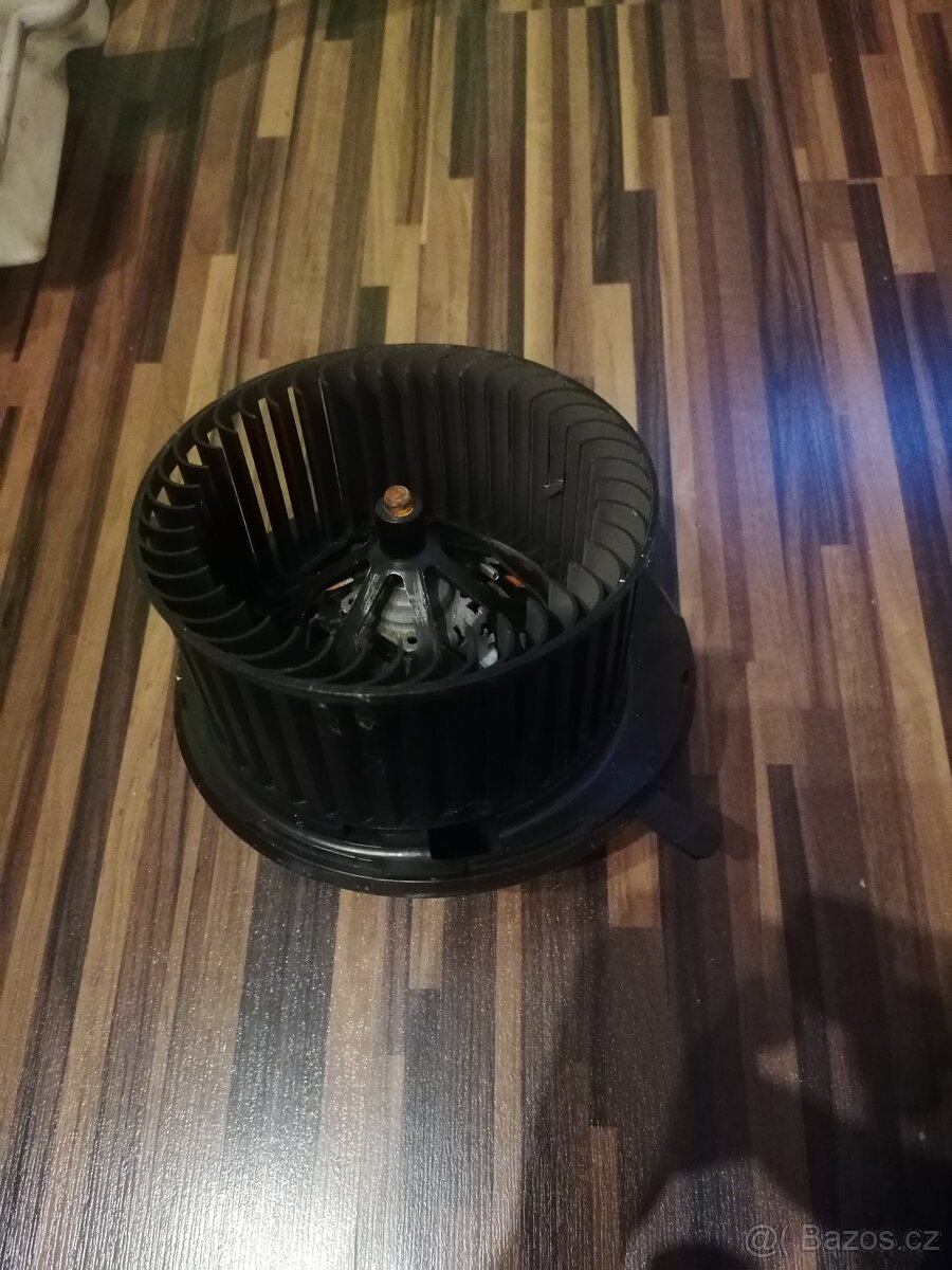 škoda Octavia II RS-vnitřní ventilátor