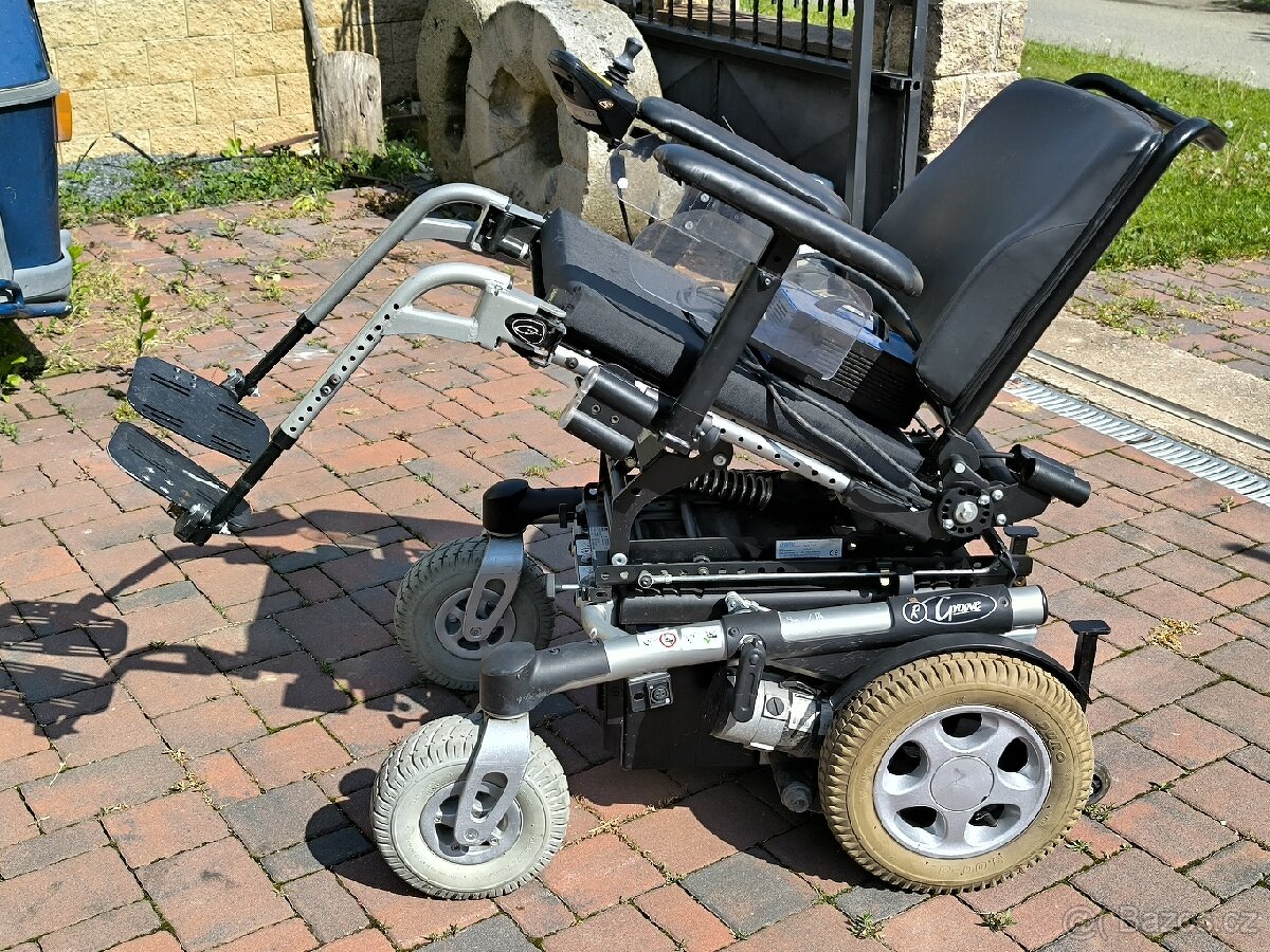 Invalidní vozik