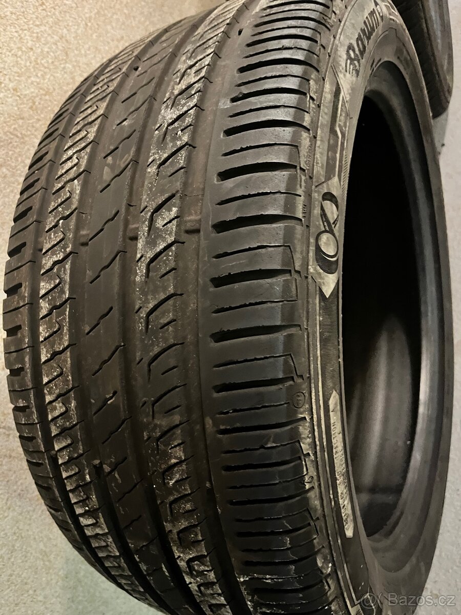 dvě letní pneumatiky. 275/45 R20