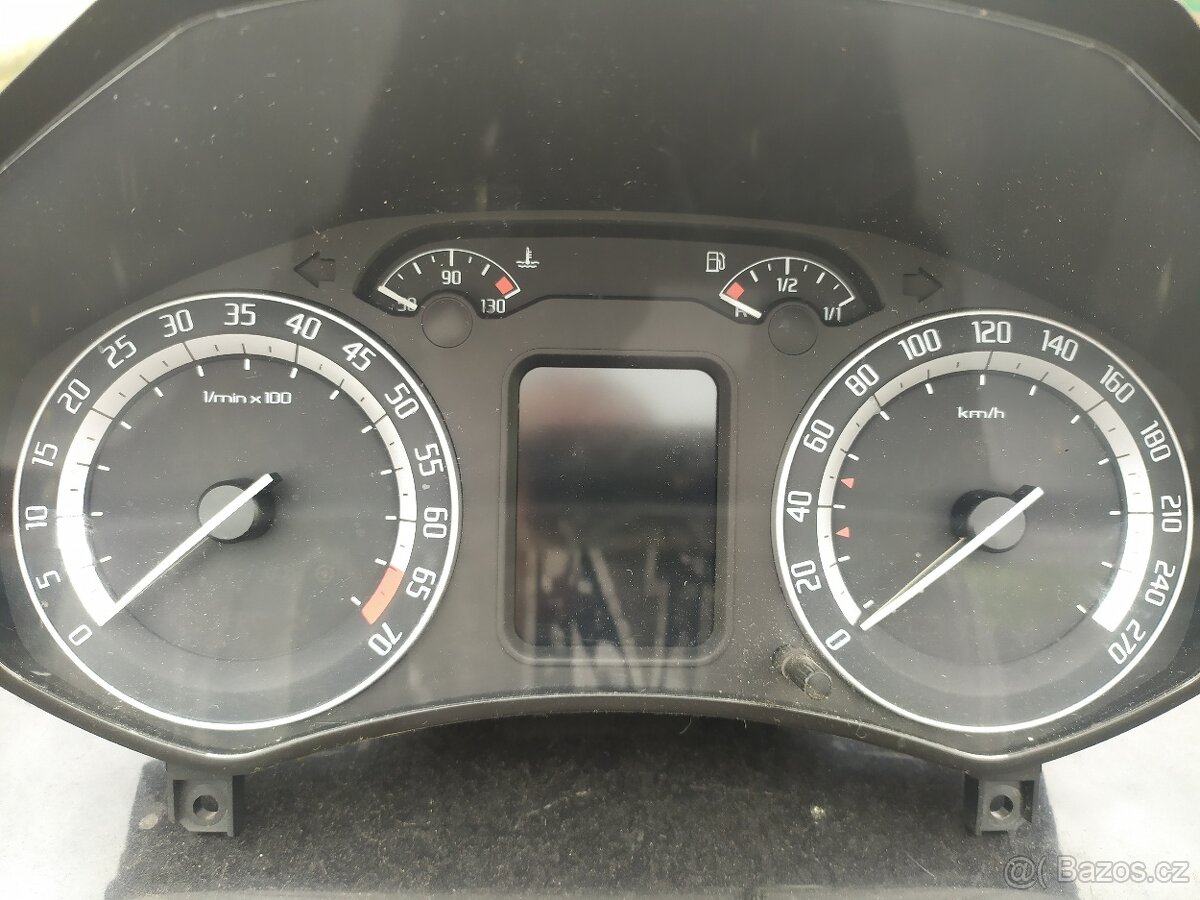 Přístrojový štít palubní ukazatel budíky Škoda Octavia Vrs