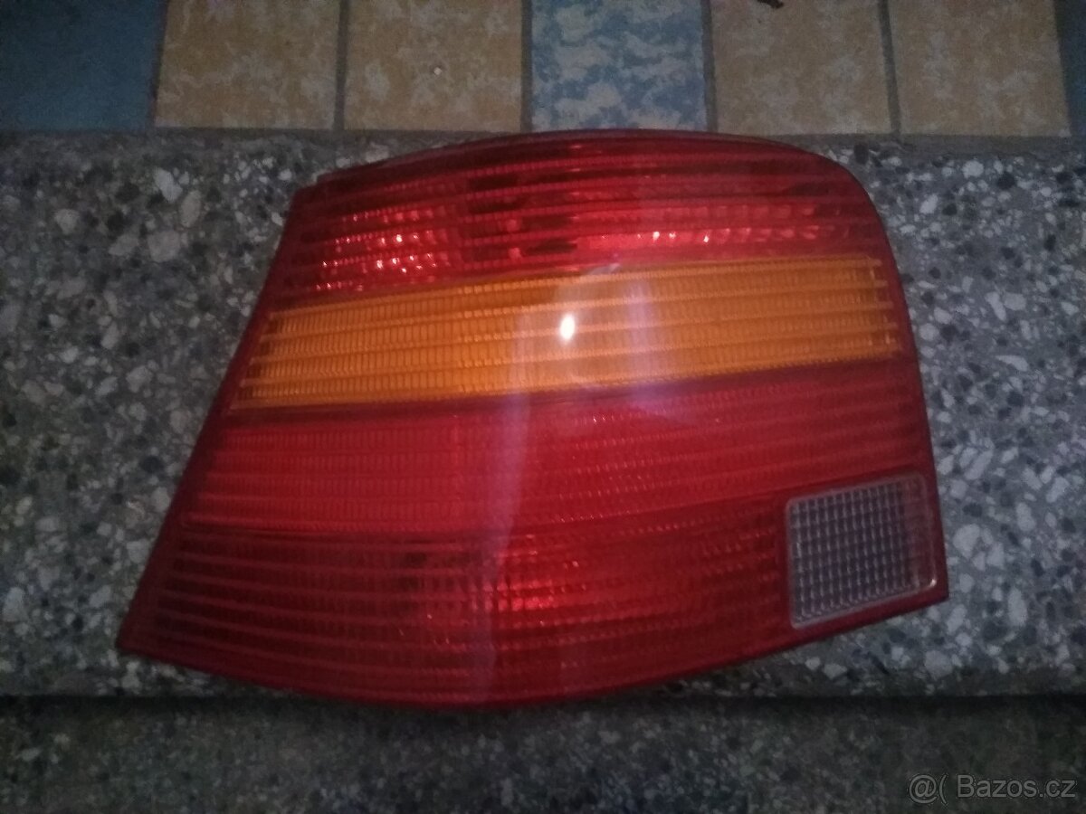 Golf IV zadní světlo