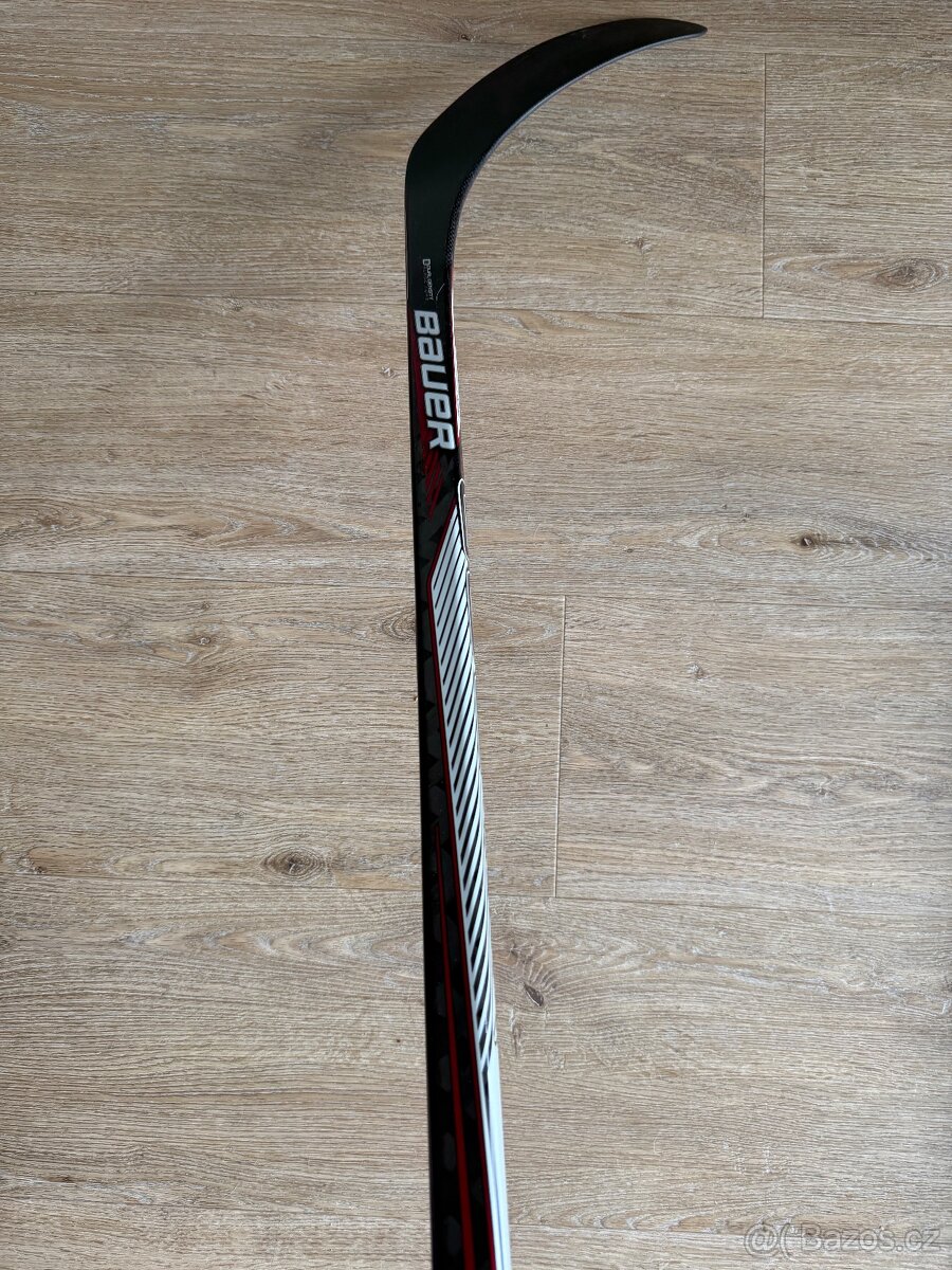 Nová hokejka Bauer Vapor X700, INT., flex 67, levá P92