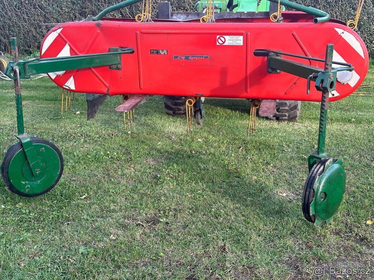 Prodám obraceč sena TON 160 na MF- 70