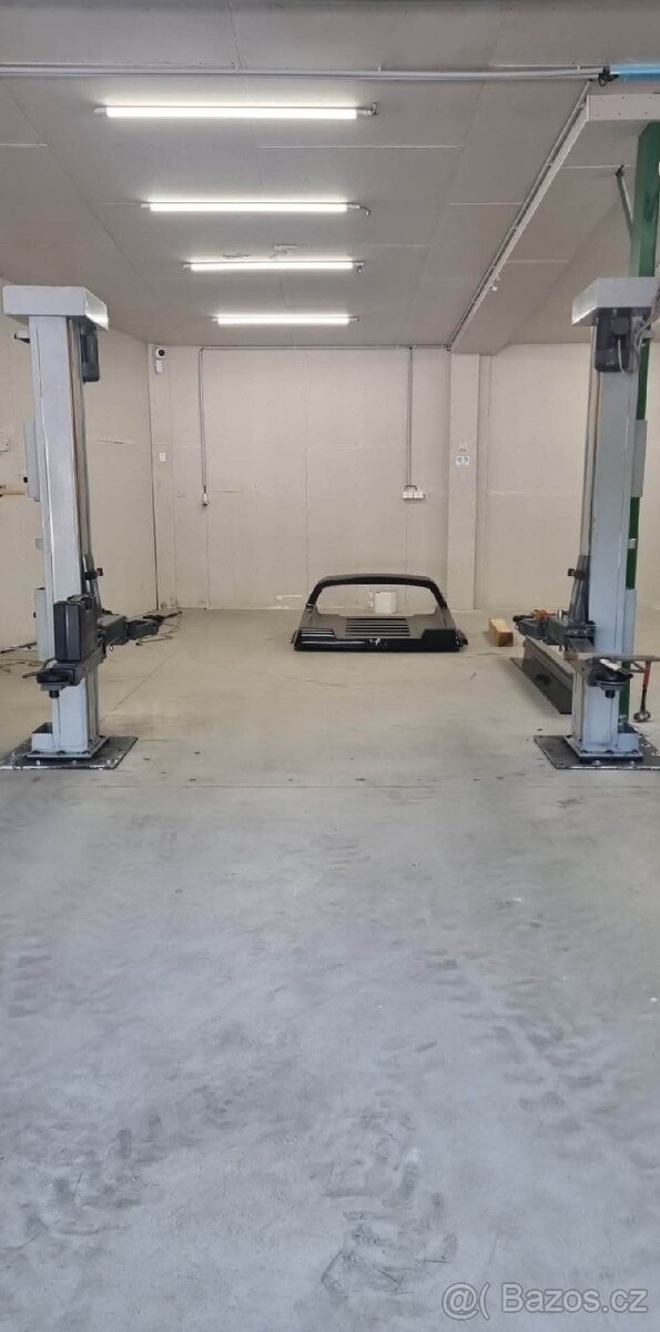 Dvousloupový bezpřejezdový zvedák OMCN 199/K2 3500kg