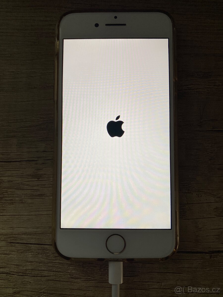 Apple iPhone 7 zlatý, nefunkční, na opravu nebo dily