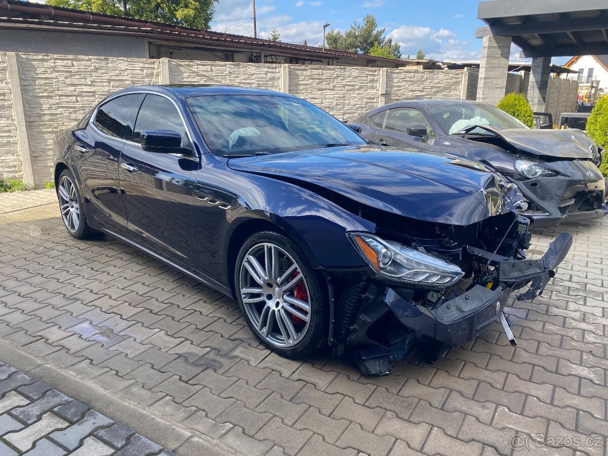 Maserati Ghibli S q4 Premium Vybava bourane