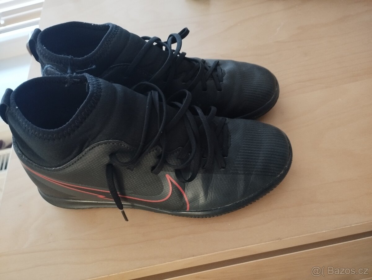 Sálové kopačky Nike vel. 34